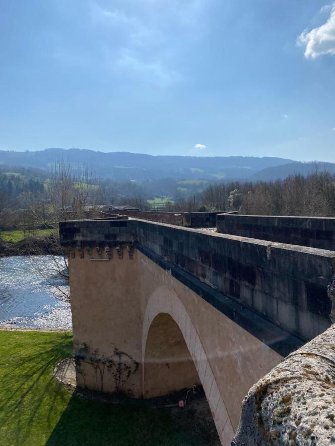 Au Pont D'Olt Hotel Saint-Come-d'Olt Bagian luar foto