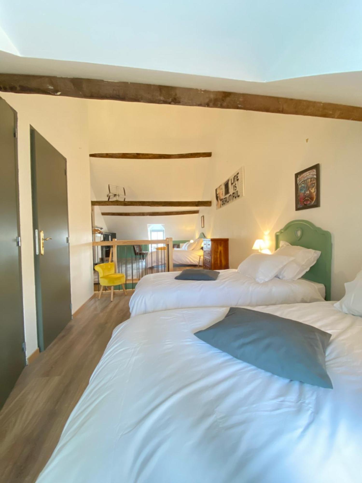 Au Pont D'Olt Hotel Saint-Come-d'Olt Ruang foto
